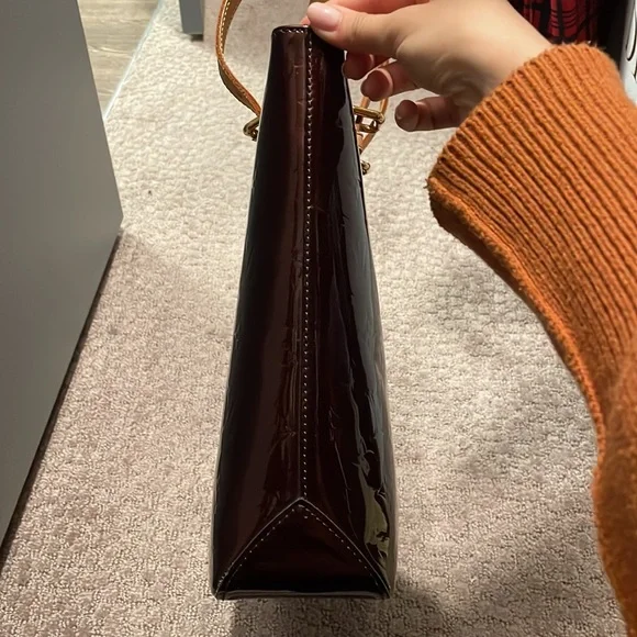 Authentic vintage Louis Vuitton Houston tote bag in dark red vernis - Picture 4 of 16